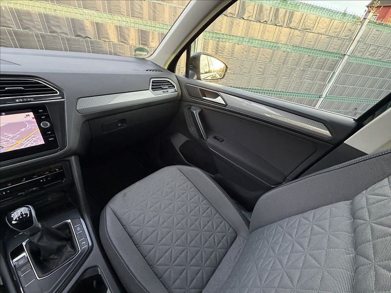 Volkswagen Tiguan 2.0 TDI Life ACC - fotka 11 z 23