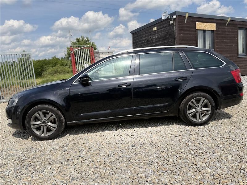 Škoda Octavia 2,0 TDI 4X4 TAŽNÉ 2T - fotka 8 z 24
