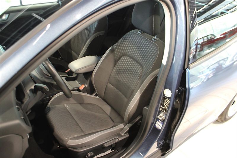 Ford Focus TDCi EcoBlue 88kW 8AT LED/DPH - fotka 9 z 27