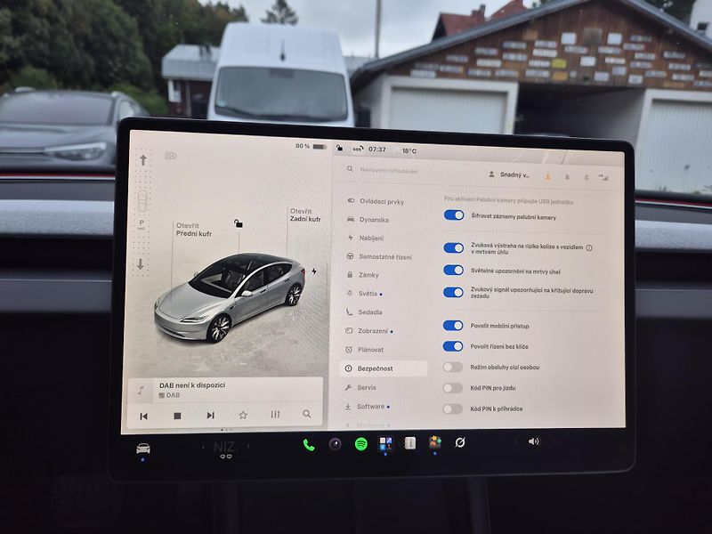 Tesla Model 3 LONG RANGE DUAL MOTOR SOH 93,5 - fotka 25 z 48