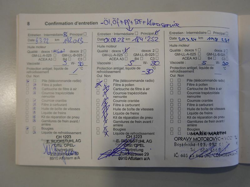 Opel Cascada 1,4 Turbo Cosmo REZERVACE - fotka 43 z 45