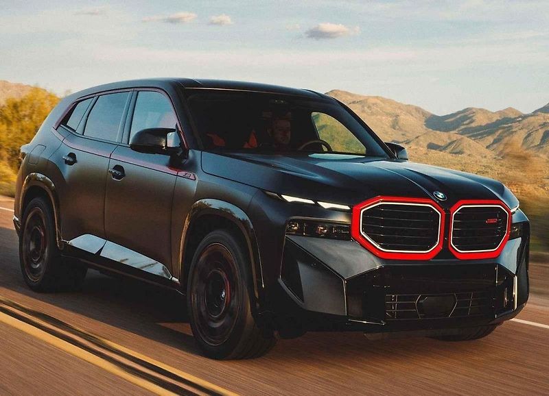 Velká SUV omezují při parkování i běžná malá auta