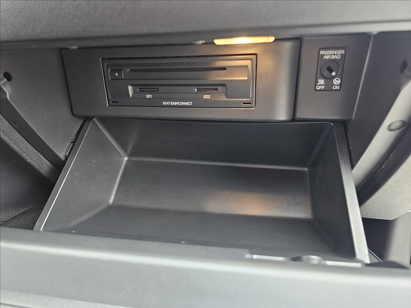 Seat Leon 1,4 TSi 92KW FR NAVI TEMPOMAT - fotka 35 z 47