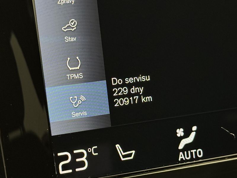 Volvo XC40 T4 RECHARGE ULTIMATE AUT - fotka 49 z 51