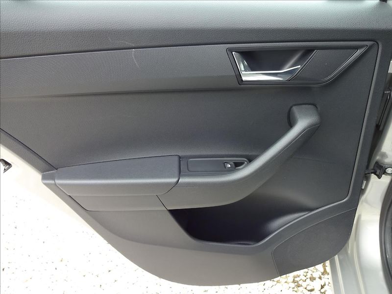 Škoda Fabia III 1.0TSI 70 kW STYLE - fotka 23 z 51