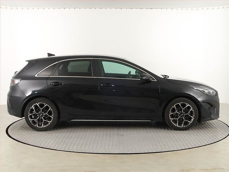 Kia Ceed (2021) GT Line 1.5 T-GDI, Serv.kniha - fotka 6 z 17