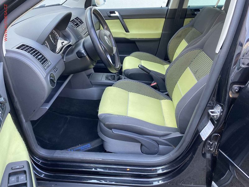 Volkswagen Polo (2008) 1.4i 16v, CROSS - fotka 9 z 15