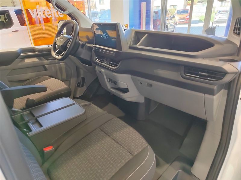 Ford Transit Custom 340 L2 Trend 64 kWh Dojezd 314 - fotka 13 z 25