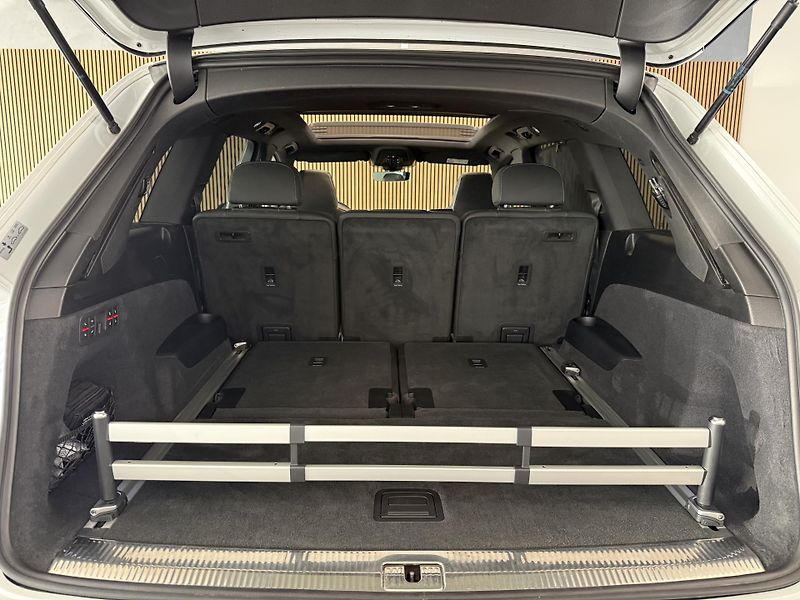 Audi SQ7 TDI V8 B&O 7míst Laser Carbon - fotka 17 z 49