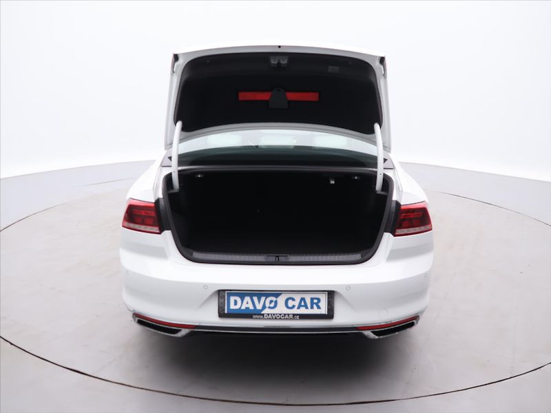 Volkswagen Passat 2.0 TDI 147kW DSG CZ Elegance - fotka 9 z 29