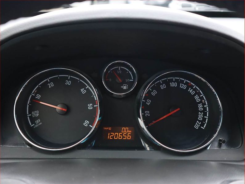 Opel Antara (2014) 2.2 CDTI, 4X4, Tempomat - fotka 11 z 19