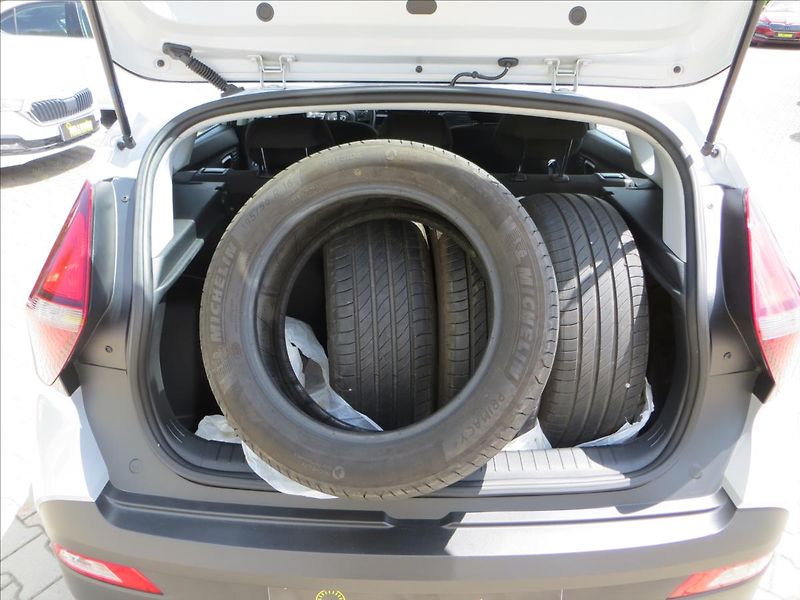 Hyundai Bayon 1,0 tGDI 74kW Comfort Club ČR - fotka 8 z 22