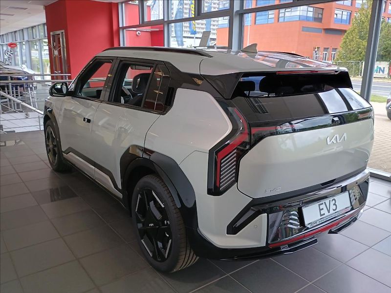 Kia EV3 (2025) 0,0 4x2 GT-LINE 150 KW + 81,4 - fotka 3 z 7