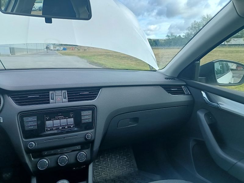 Škoda Octavia III 1.6 TDI - fotka 35 z 45
