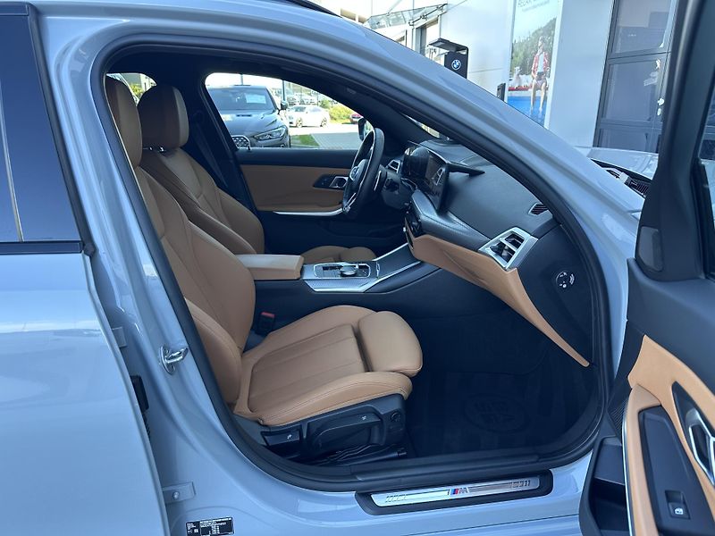 BMW Řada 3 320d xDrive M-Sport Touring - fotka 11 z 31
