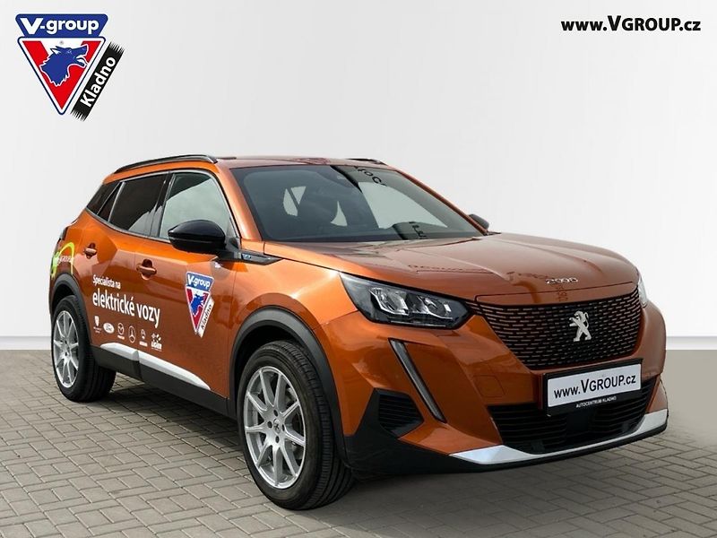 Peugeot 2008 (2023) e-ALLURE elektro dojezd 320 Km - fotografie inzerátu