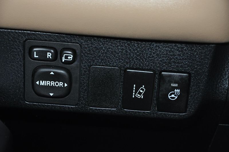 Toyota RAV4 2.5 Hybrid 4x4 Selection Kůže - fotka 17 z 31