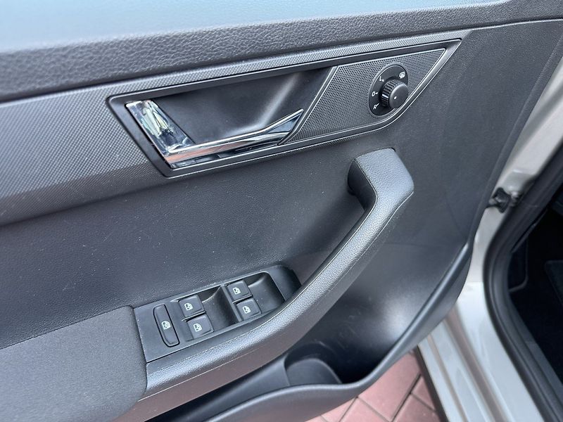 Škoda Fabia (2016) 1.2TSi Scout Digi Klima - fotka 24 z 44