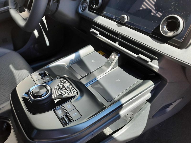 Subaru Uncharted (2026) Executive 77 kWh AWD 252 kW - fotka 64 z 64