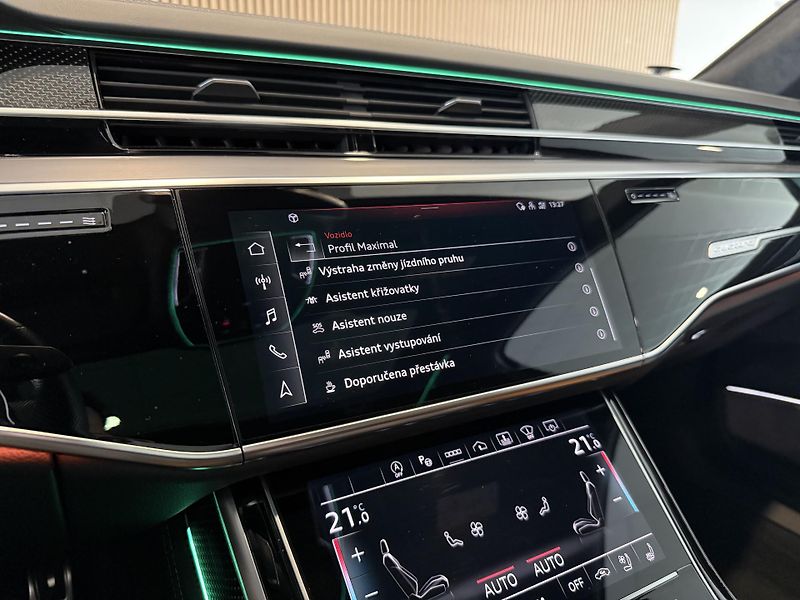 Audi S8 B&O-Adv. Carbon Matrix Pano TV - fotka 46 z 52