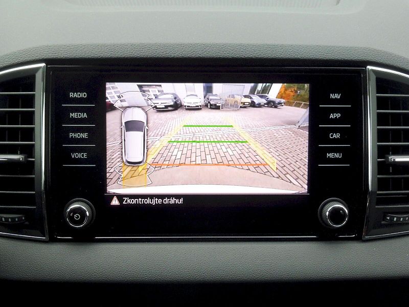 Škoda Karoq (2025) Top Selection 1,5 TSI 110kW - fotka 12 z 29