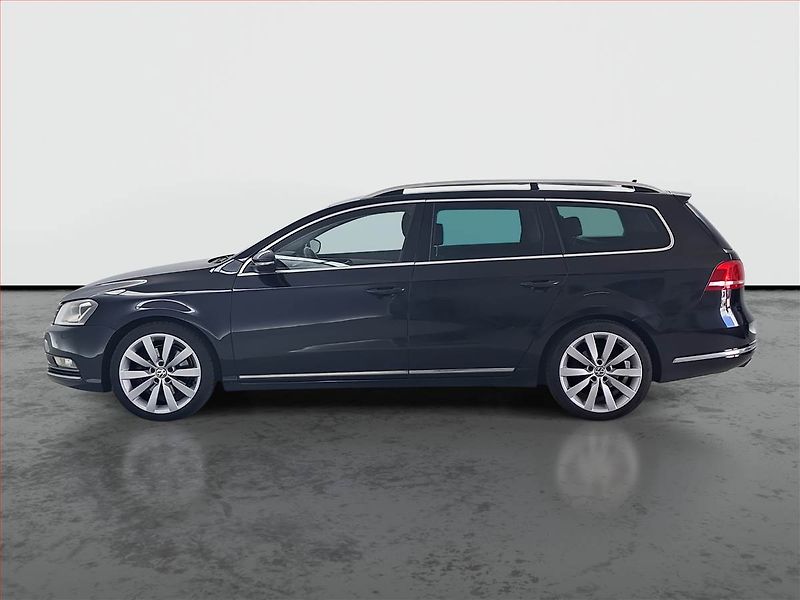 Volkswagen Passat (2013) 2.0 TDI, Navi, Xenony - fotka 3 z 17
