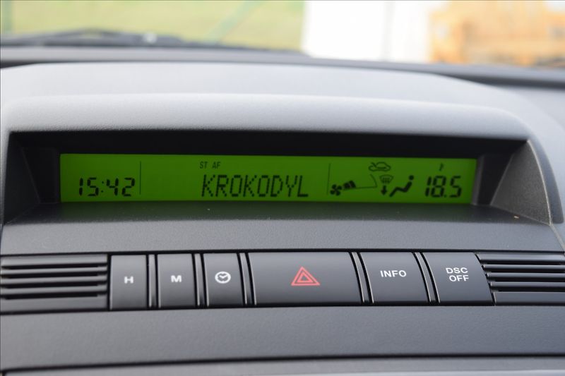 Mazda 5 1,8 i(MZR) 85KW 7 MÍST TAŽNÉ - fotka 34 z 40