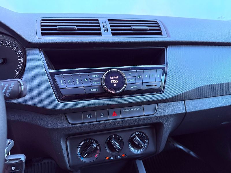 Škoda Fabia 1.0 MPi Ambition - fotka 18 z 24