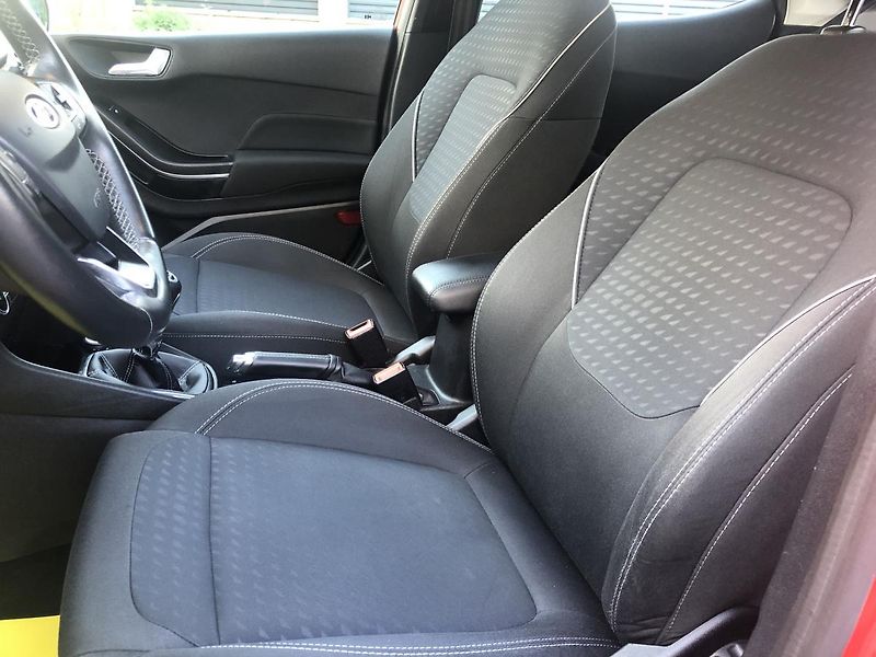 Ford Fiesta (2018) 1,0 NAVI AL kola rezervace - fotka 39 z 69