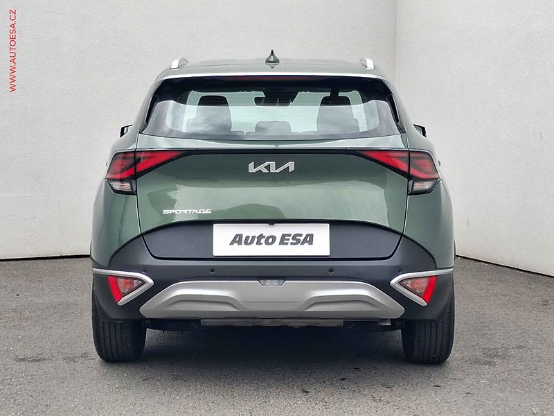 Kia Sportage (2024) 1.6 T-GDi, ČR, Exclusive, AT - fotka 5 z 22