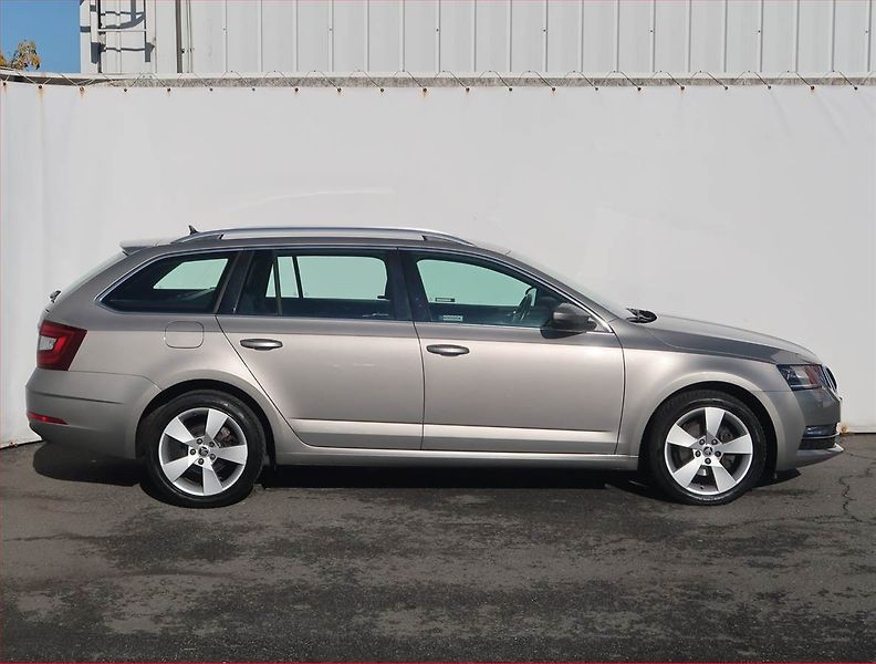 Škoda Octavia (2017) Style 2.0 TDI, Tempomat - fotka 6 z 20