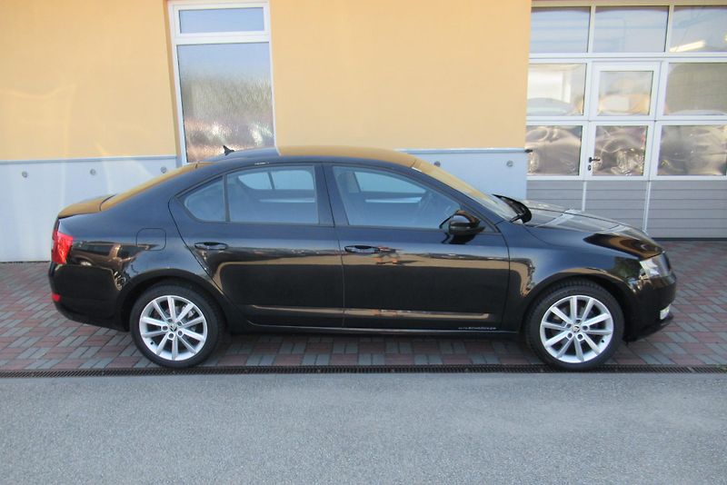 Škoda Octavia 2.0 TDi DSG  AUT. KLIMA NAVI  - fotka 3 z 35