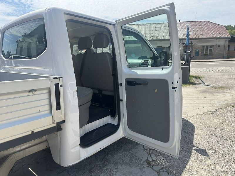 Volkswagen Transporter 2.0 TDi 103kW 6míst serviska - fotka 19 z 19