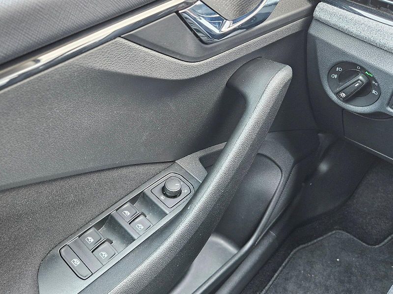 Škoda Kamiq (2025) SELEC TSI 85/1.0 M6F - fotka 18 z 27