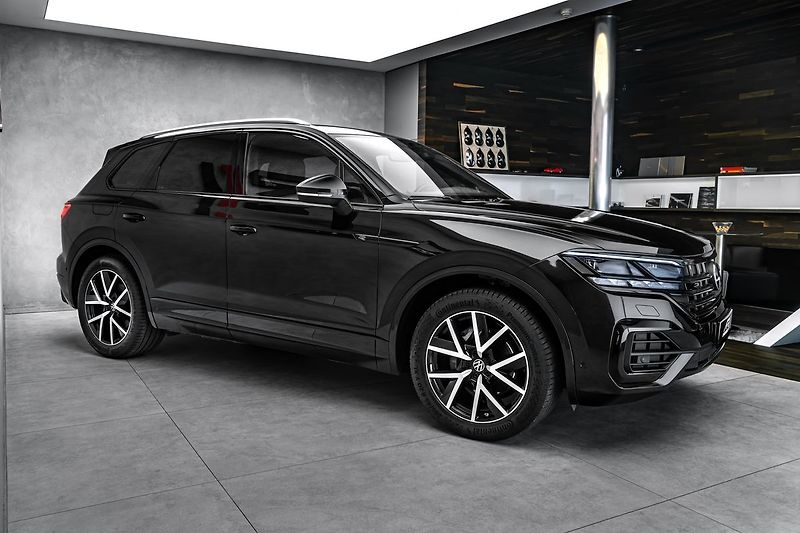 Volkswagen Touareg R-line 4M Vzduch IQ Ergo - fotka 4 z 24