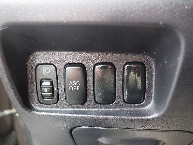 Mitsubishi Outlander (2010) 2.0 DI-D, 123 kW, 4x4 - fotka 19 z 35