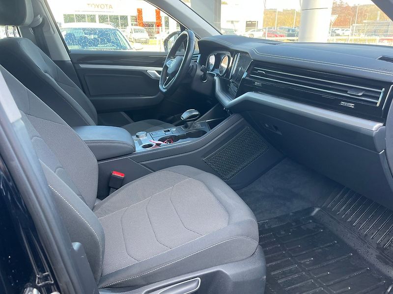 Volkswagen Touareg V6 3.0 TDI 170kW 4MOTION 8TT - fotka 8 z 12