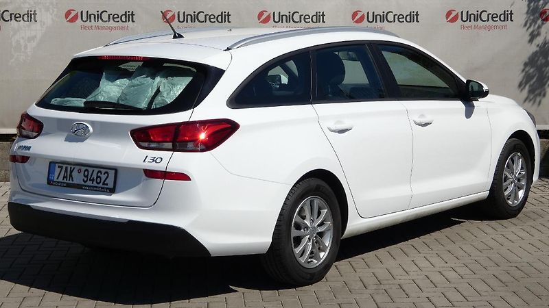 Hyundai i30 Kombi 1.6 CRDi Tricolor - fotka 3 z 22