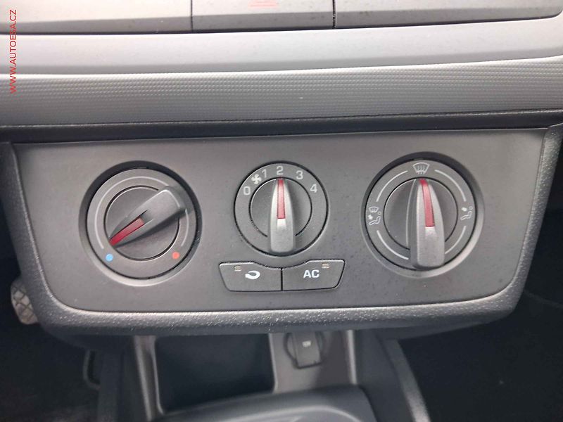 Seat Ibiza (2014) 1.2 TSi, Reference - fotka 13 z 17