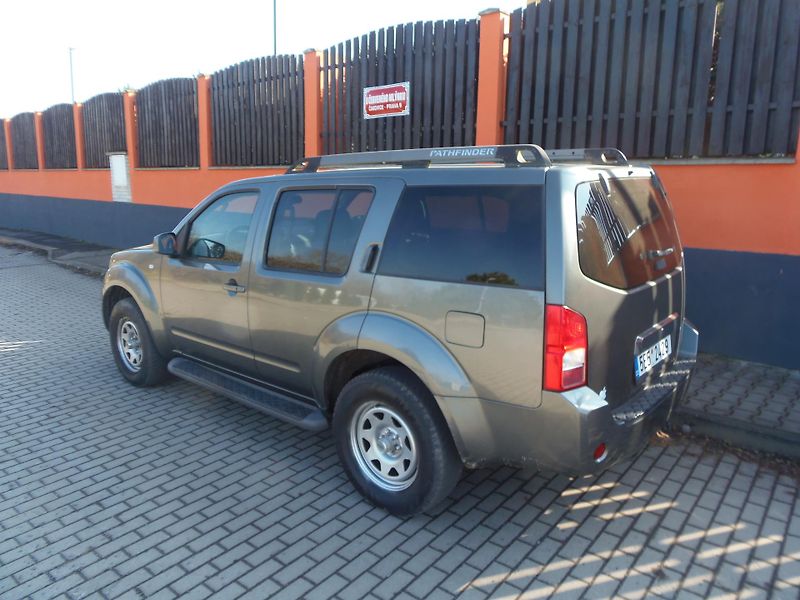 Nissan Pathfinder (2005) 2.5 DCi 4x4 redukce tažné 3t - fotka 5 z 16