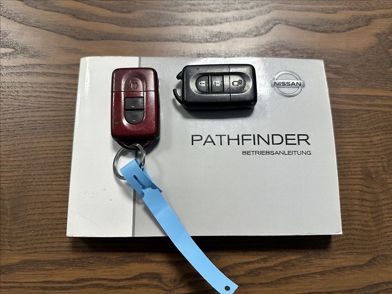 Nissan Pathfinder 3,0 DCI 231PS  LE Executive 4x - fotka 55 z 55