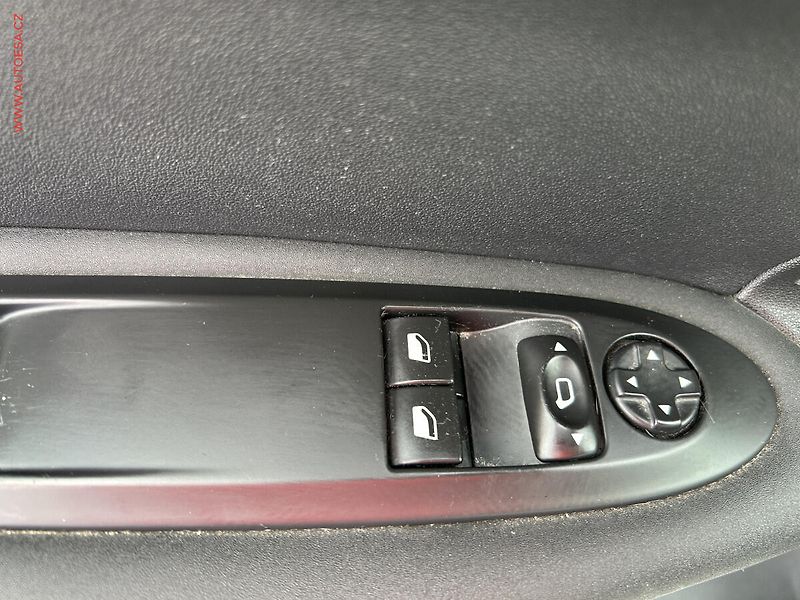 Citroën C4 (2013) 1.4i, ČR, AC, temp - fotka 12 z 16