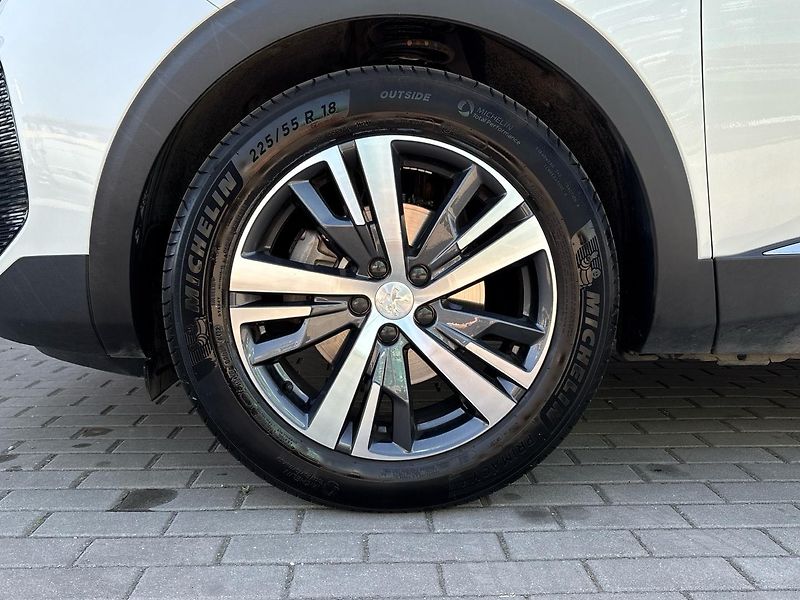 Peugeot 3008 (2023) AllurePack 1.2 PureTech 130K M - fotka 8 z 37