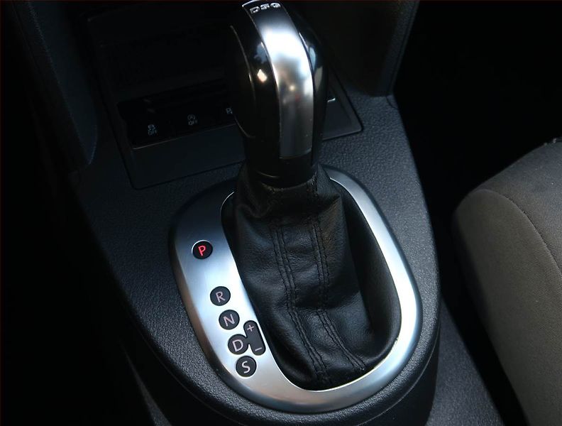 Volkswagen Touran (2012) Comfortline 1.6 TDI, Automat - fotka 13 z 19