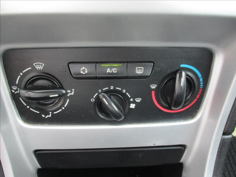 Peugeot 307 1,6 HDi SW, klima,servis,tažné - fotka 17 z 27
