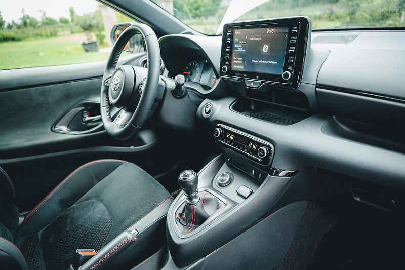 Toyota Yaris (2021) GR PERFORMANCE 4x4 1 MAJITEL  - fotka 13 z 59