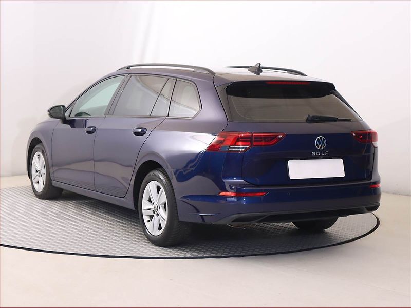 Volkswagen Golf (2022) Life 2.0 TDI, Serv.kniha, Navi - fotka 4 z 18