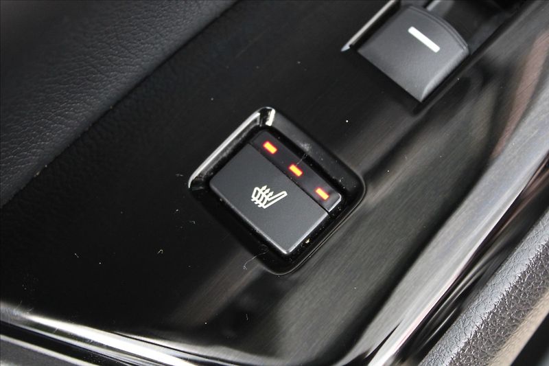 Honda CR-V 2,0 i  DPH,A/T,4x4,EXECUTIVE - fotka 34 z 47