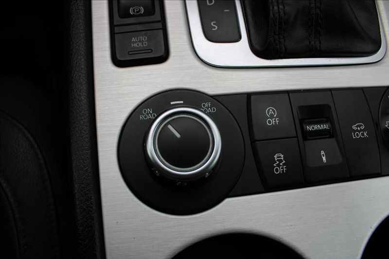 Volkswagen Touareg 3,0 TDi  4 x 4, AUTOMAT, DPH - fotka 27 z 40