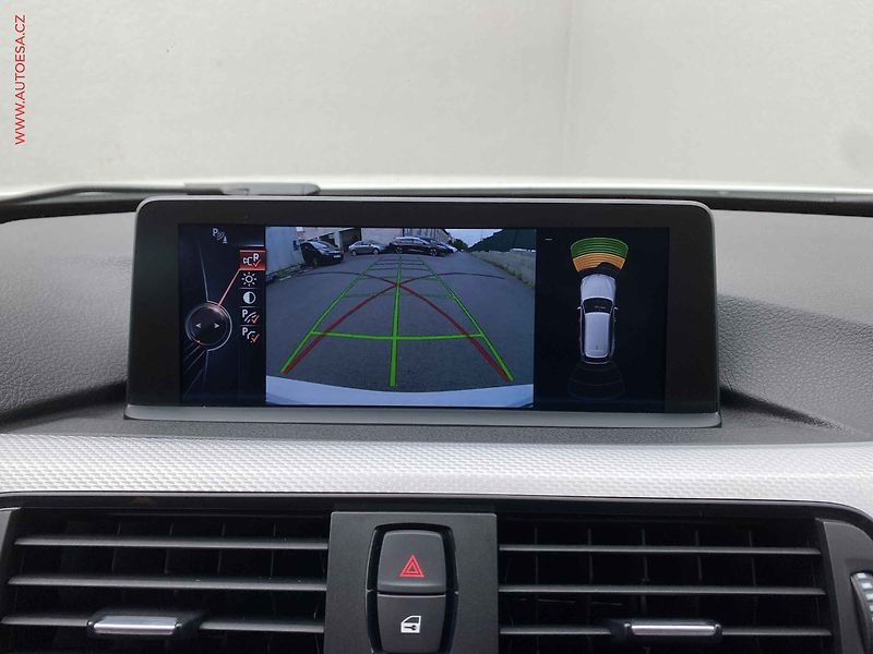 BMW Řada 3 (2015) 2.0D 318D, M Paket, bixen - fotka 19 z 21